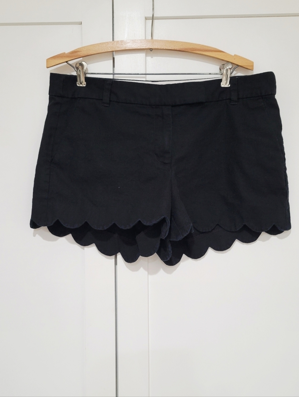 J. Crew Black Linen Blend Scalloped Hem Women’s Black Shorts | Size 12